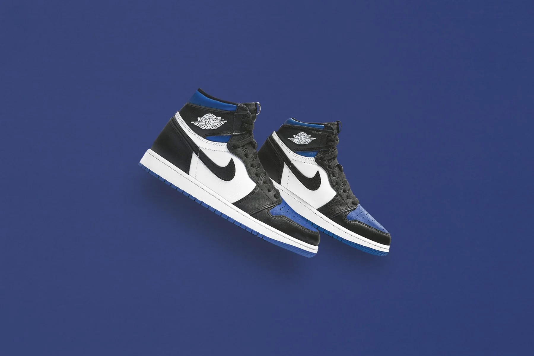 Air Jordan 1 Retro High OG - Black/White/Game Royal - Image 3