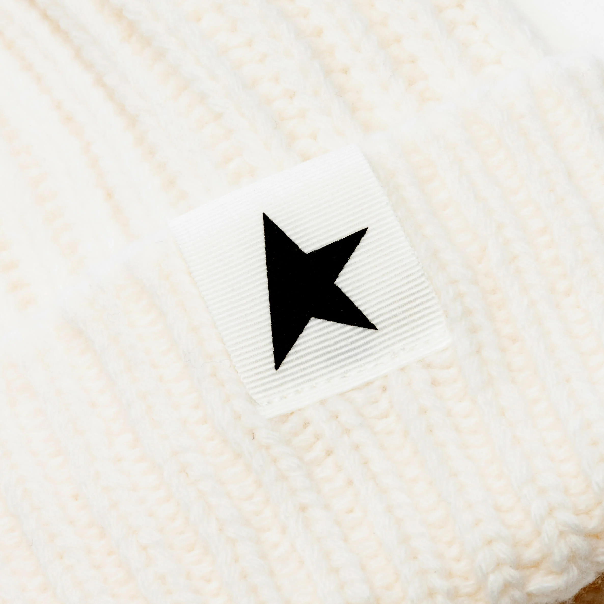 Damian Star Beanie - Off-White - Image 3