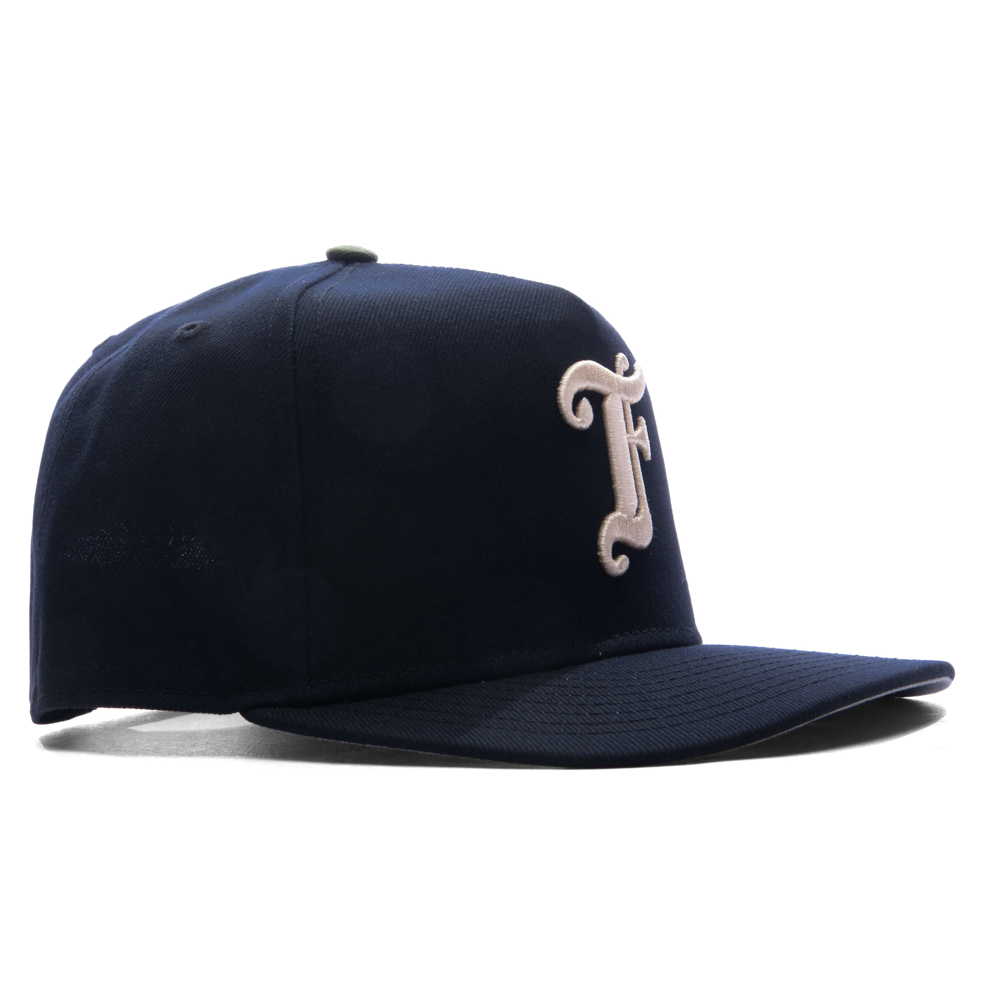FEATURE x New Era 9FIFTY Curved A-Frame Old English F Snapback - Navy - Image 3