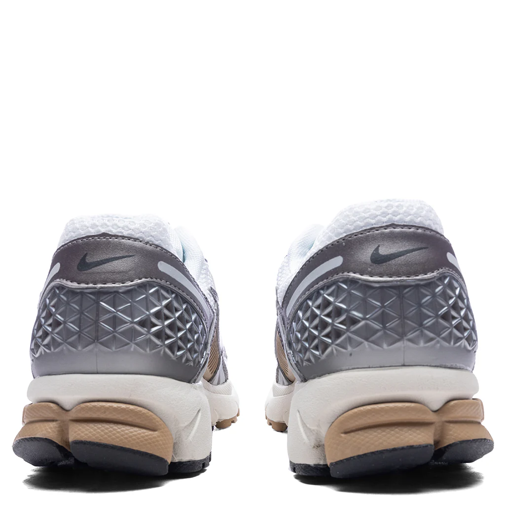 Zoom Vomero 5 - Metallic Pewter/Medium Ash/Parachute Beige - Image 4