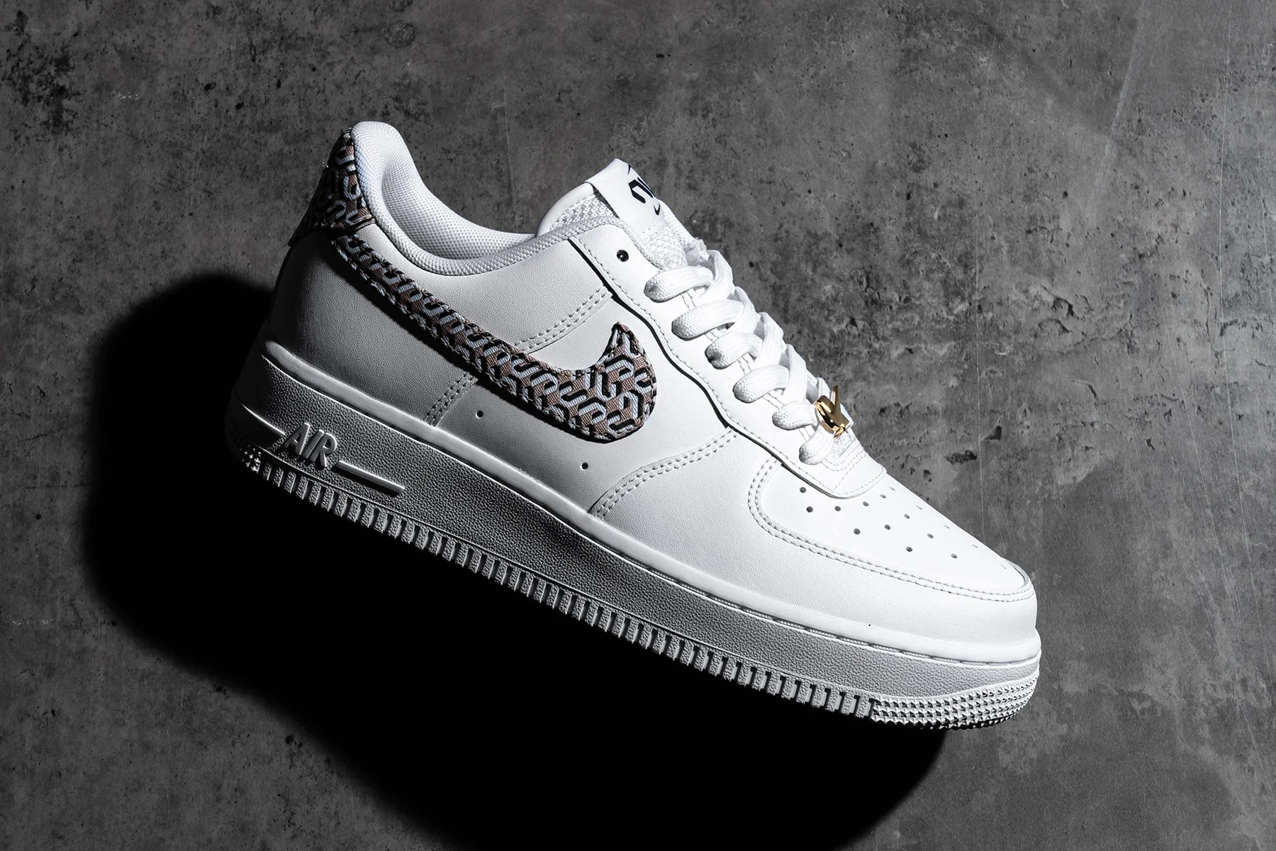 Women's Air Force 1 Low United in Victory - White/Hemp/Black - Image 5
