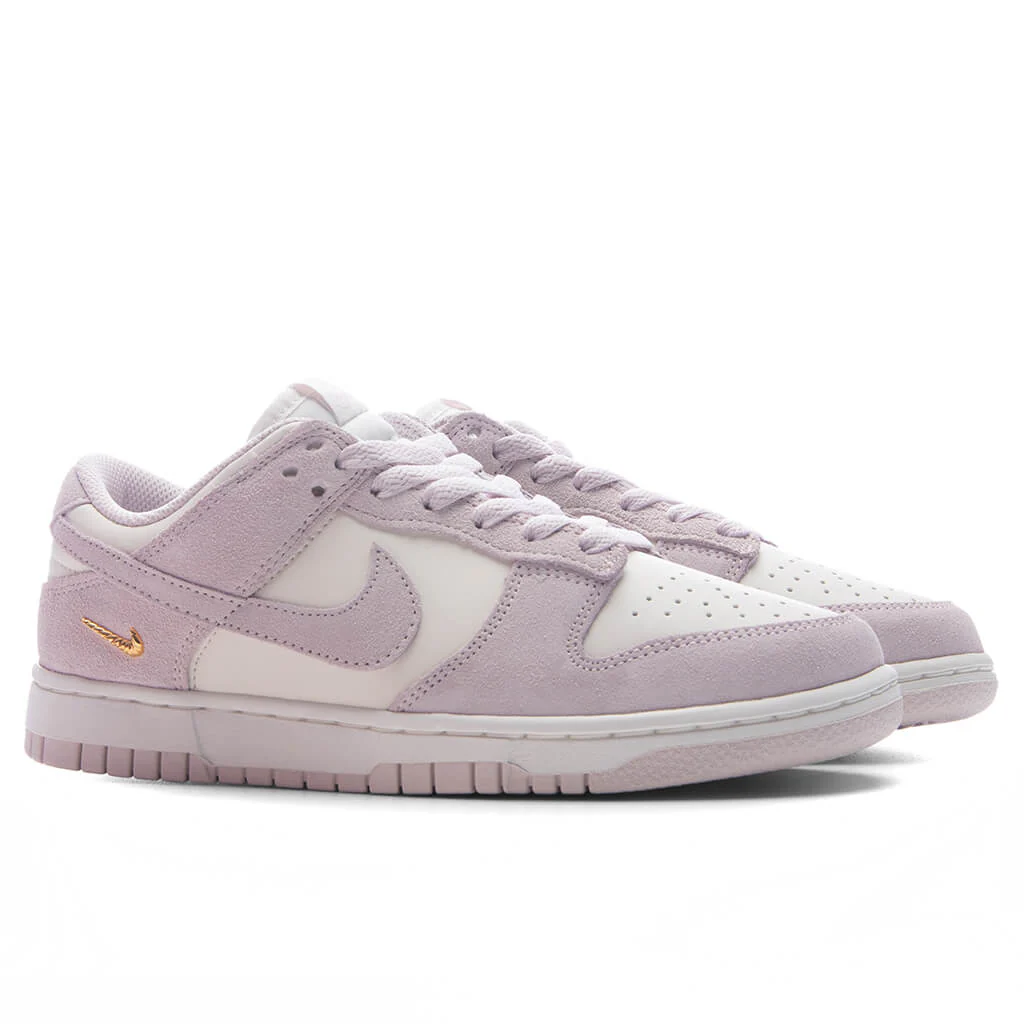 Women's Dunk Low SE - Sail/Pearl Pink/White/Metallic Gold - Image 2