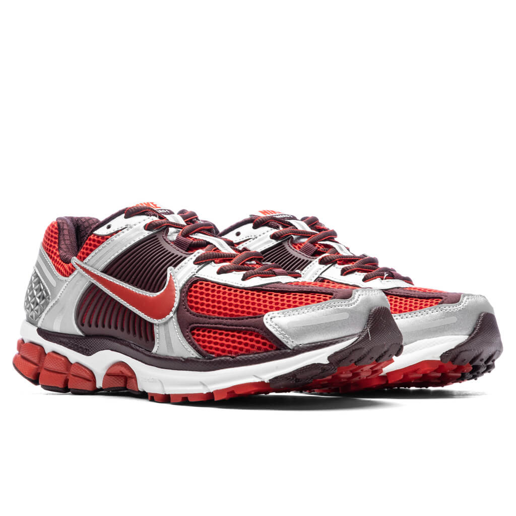 Women's Zoom Vomero 5 - Mystic Red/Mystic Red/Metallic Platinum - Image 2
