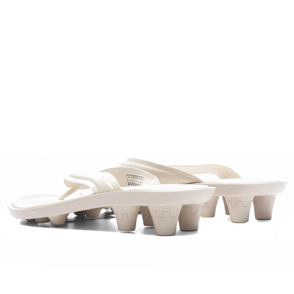 Puma x Fenty Women's Cat Cleat Leather - Alpine Snow/Gold - Image 3